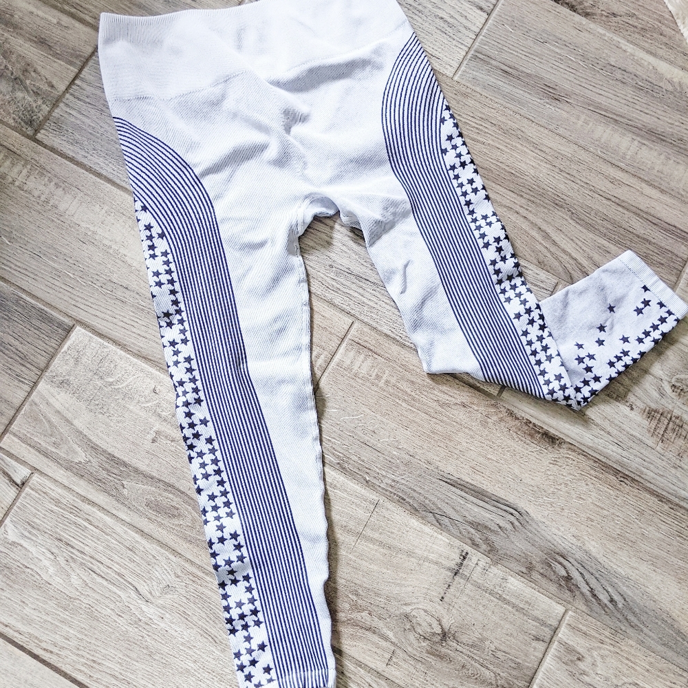 Fabletics high rise crop leggings, M